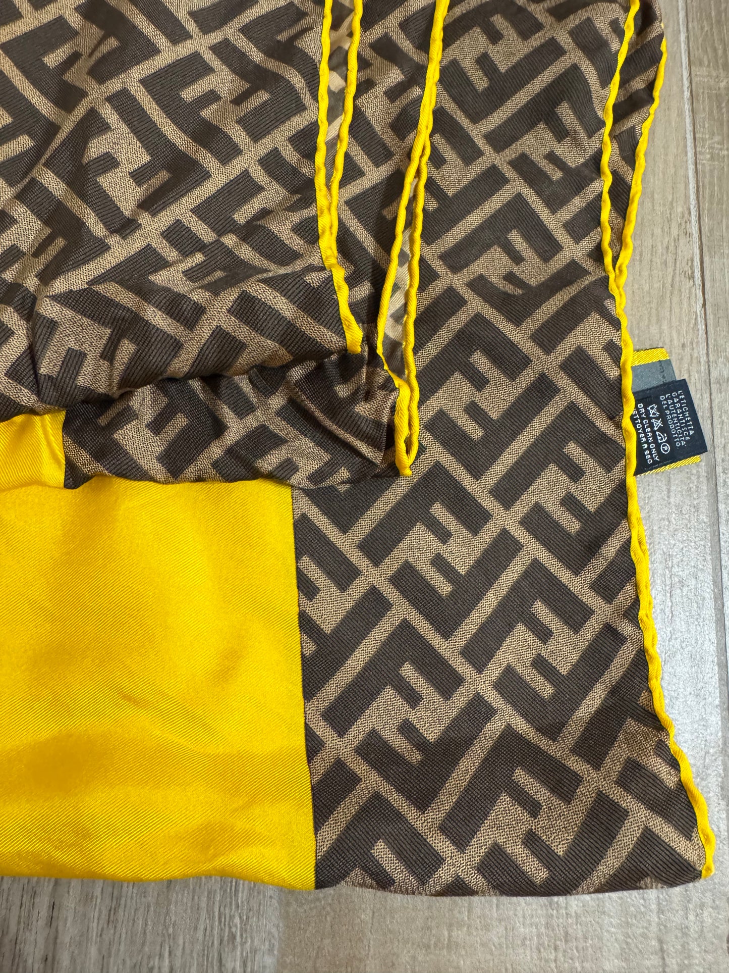 Foulard/stola Fendi