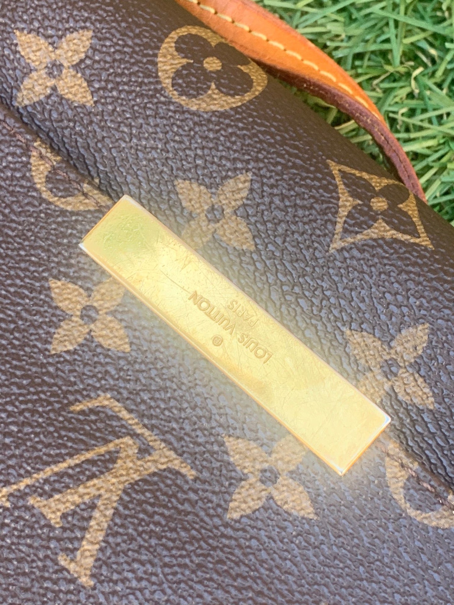 Pochette Lv monogram