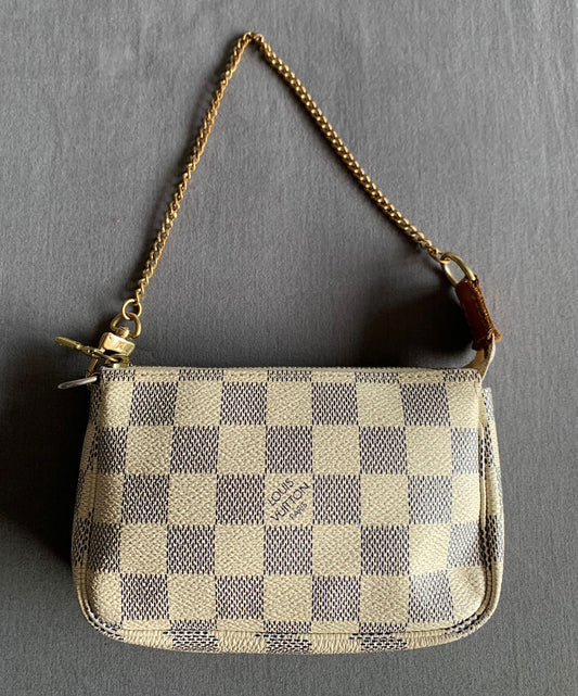 Pochette accessories LV