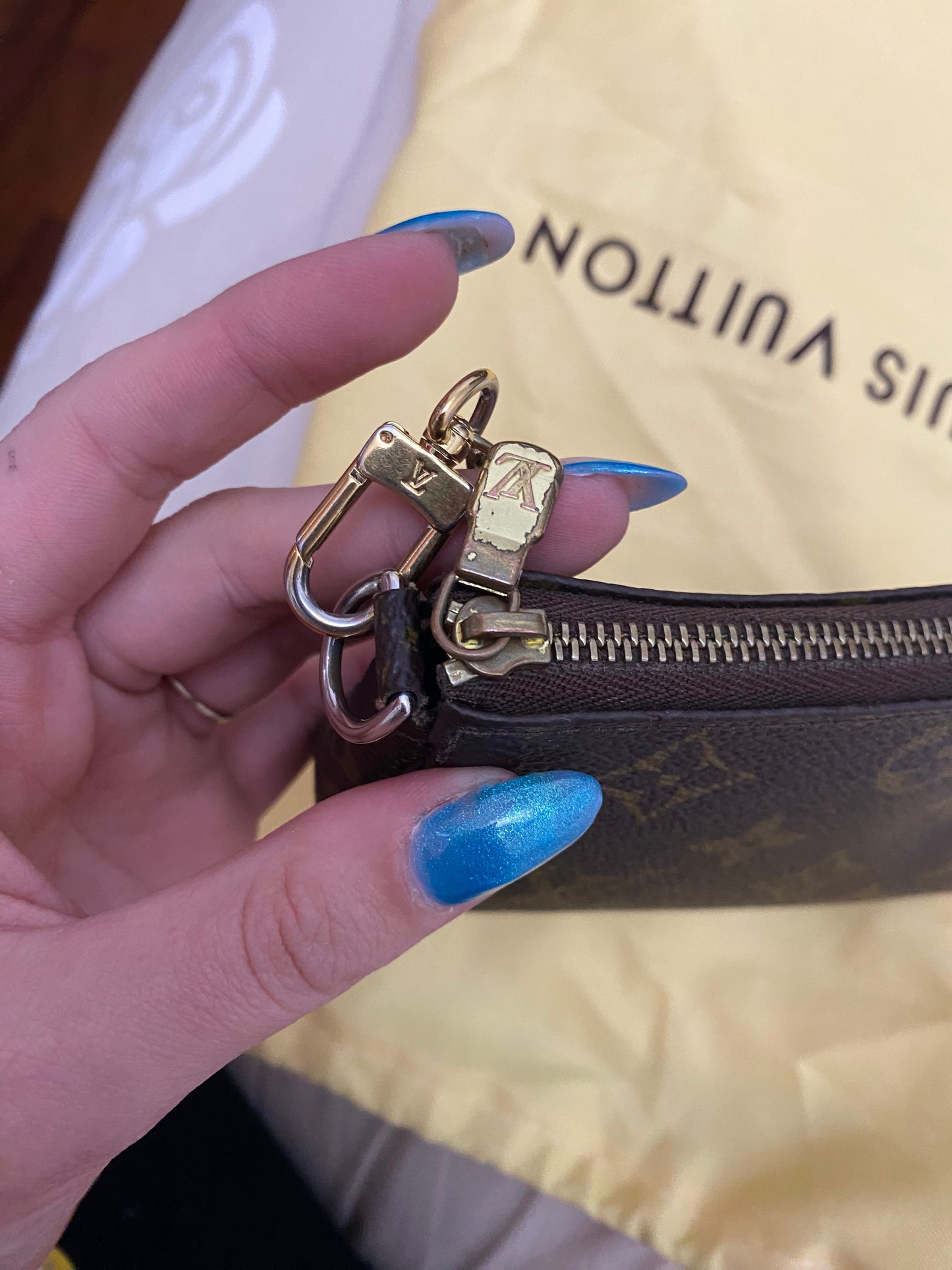 Louis Vuitton mini pochette