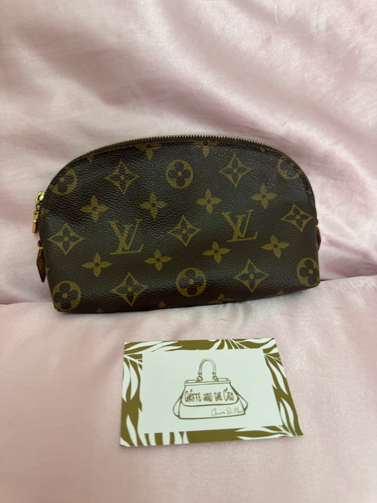 Pochette Cosmetique LV